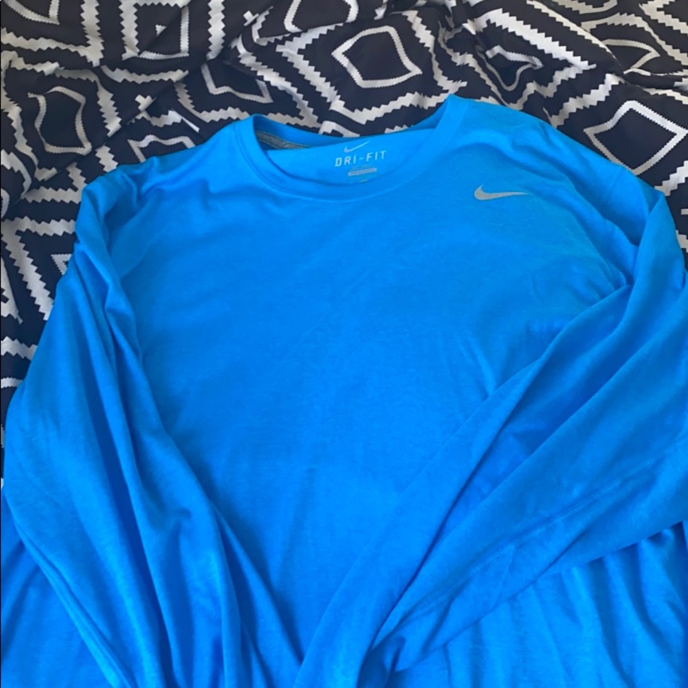 Nike long sleeve dri-fit shirt